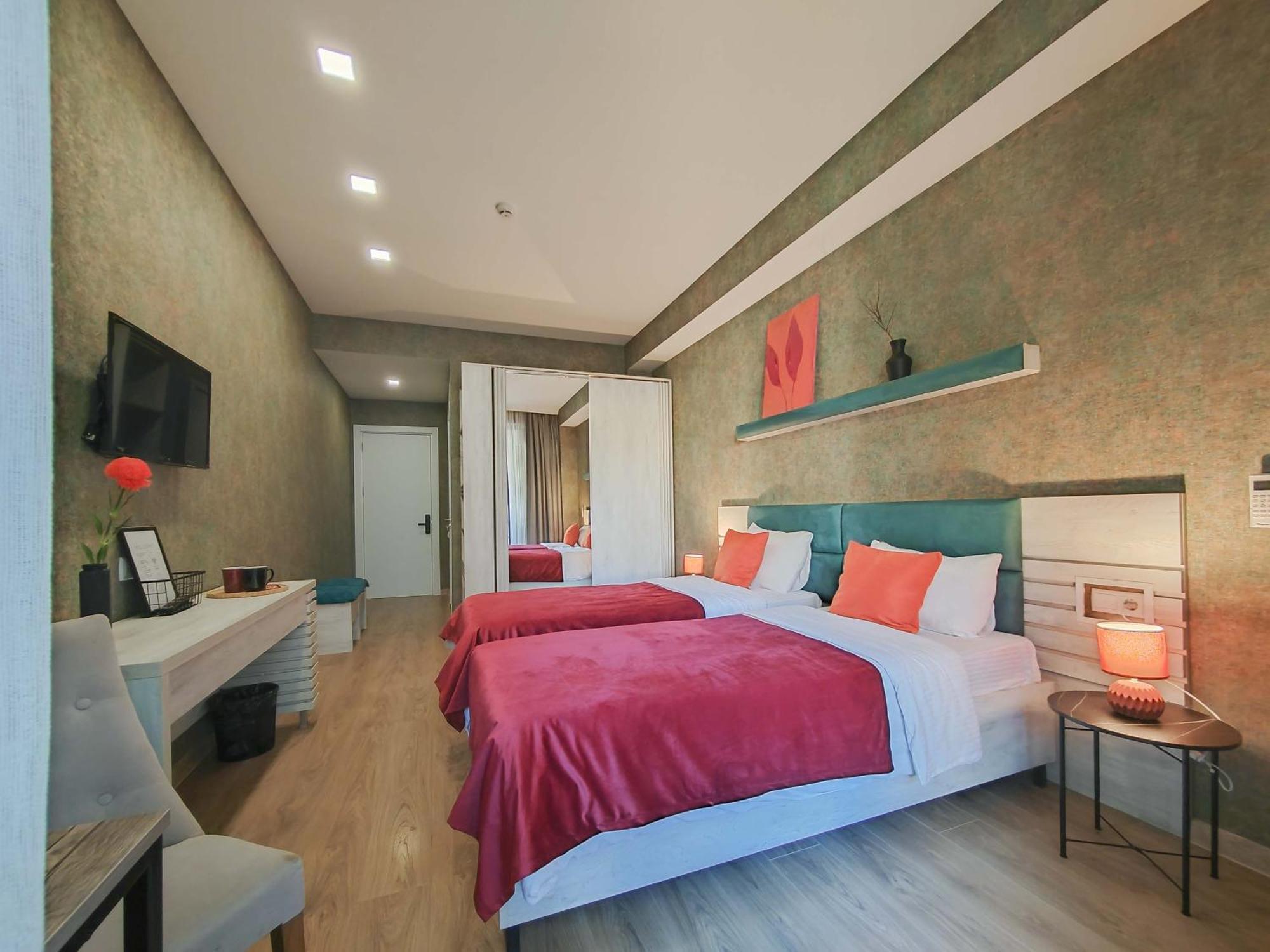 Round Garden Hotel Tbilisi Ngoại thất bức ảnh