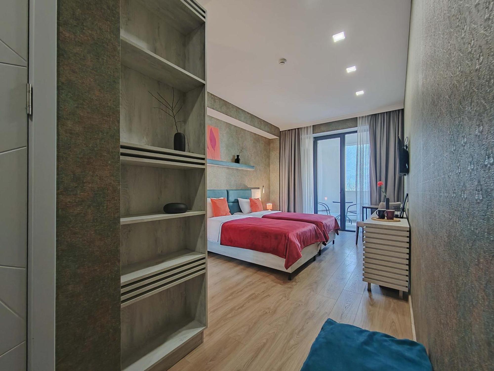 Round Garden Hotel Tbilisi Ngoại thất bức ảnh