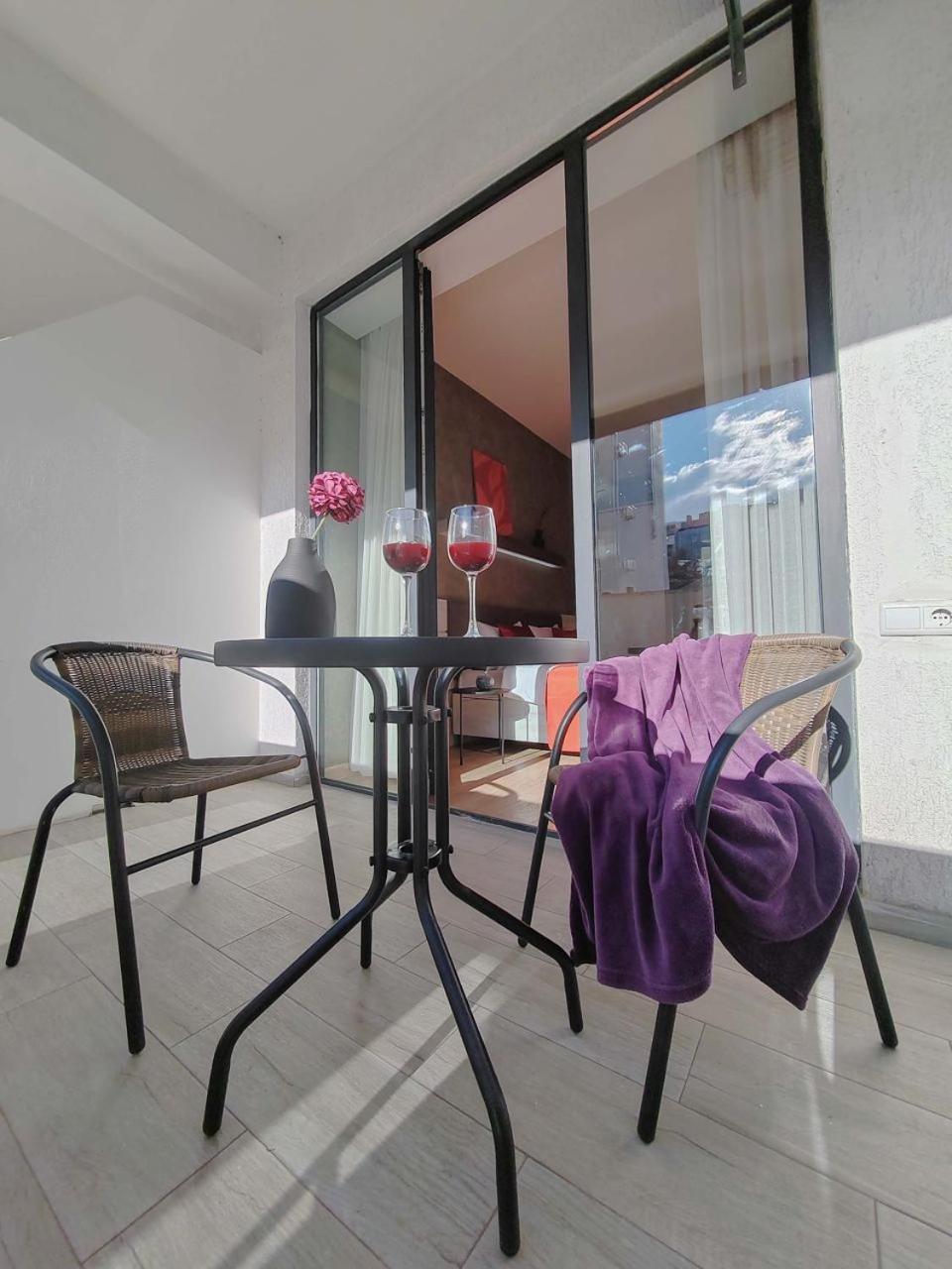 Round Garden Hotel Tbilisi Ngoại thất bức ảnh