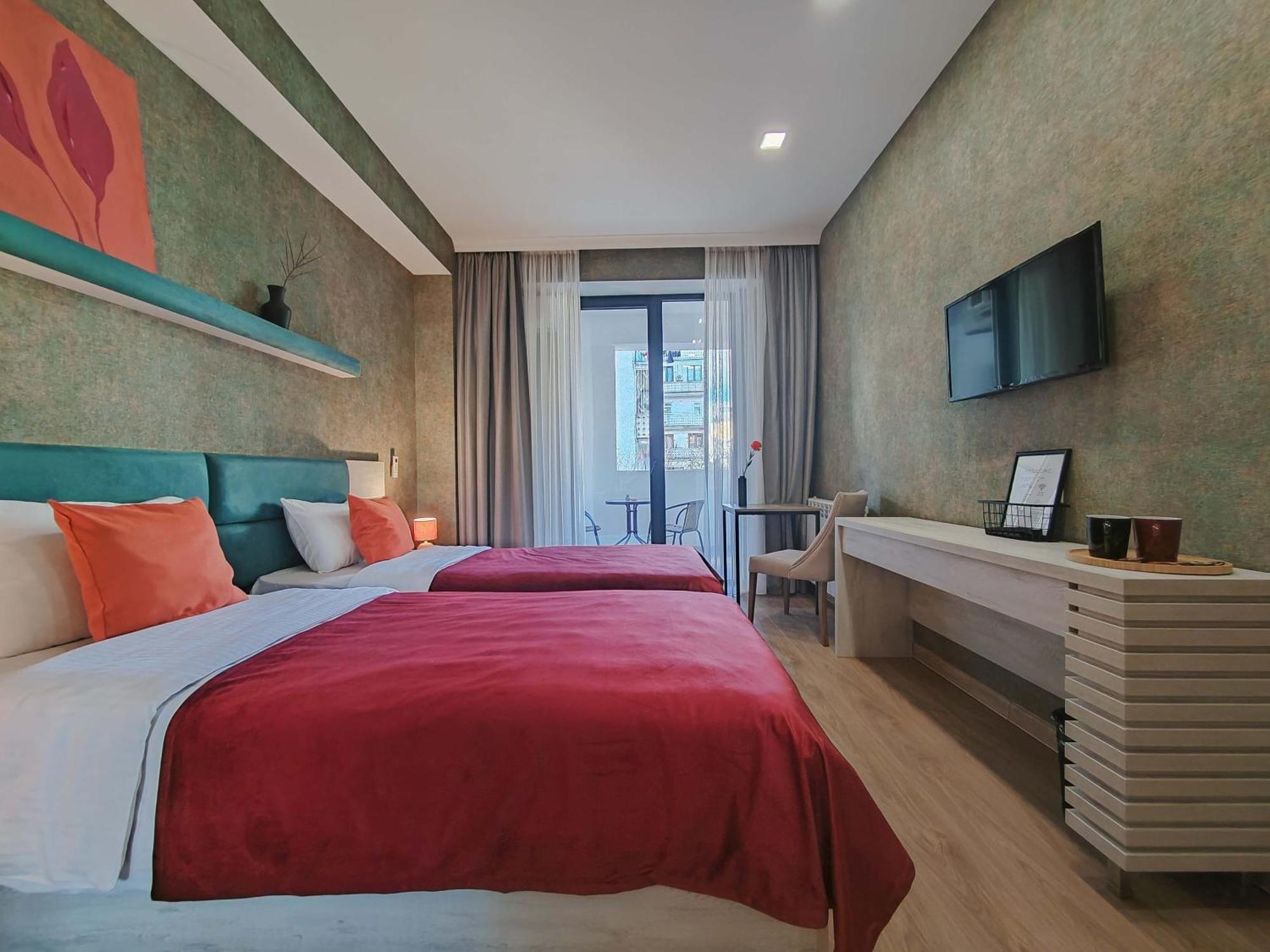 Round Garden Hotel Tbilisi Ngoại thất bức ảnh