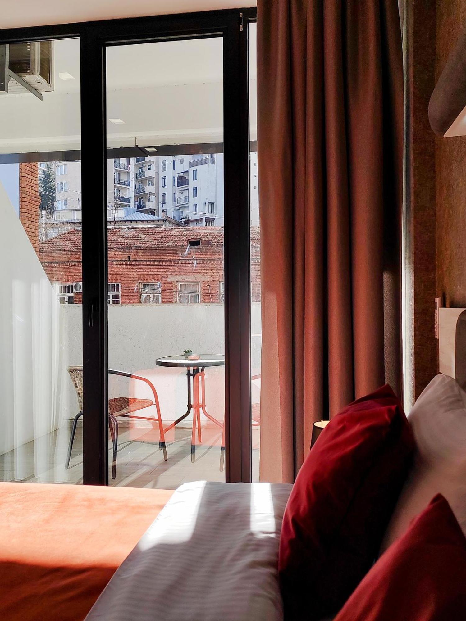 Round Garden Hotel Tbilisi Ngoại thất bức ảnh