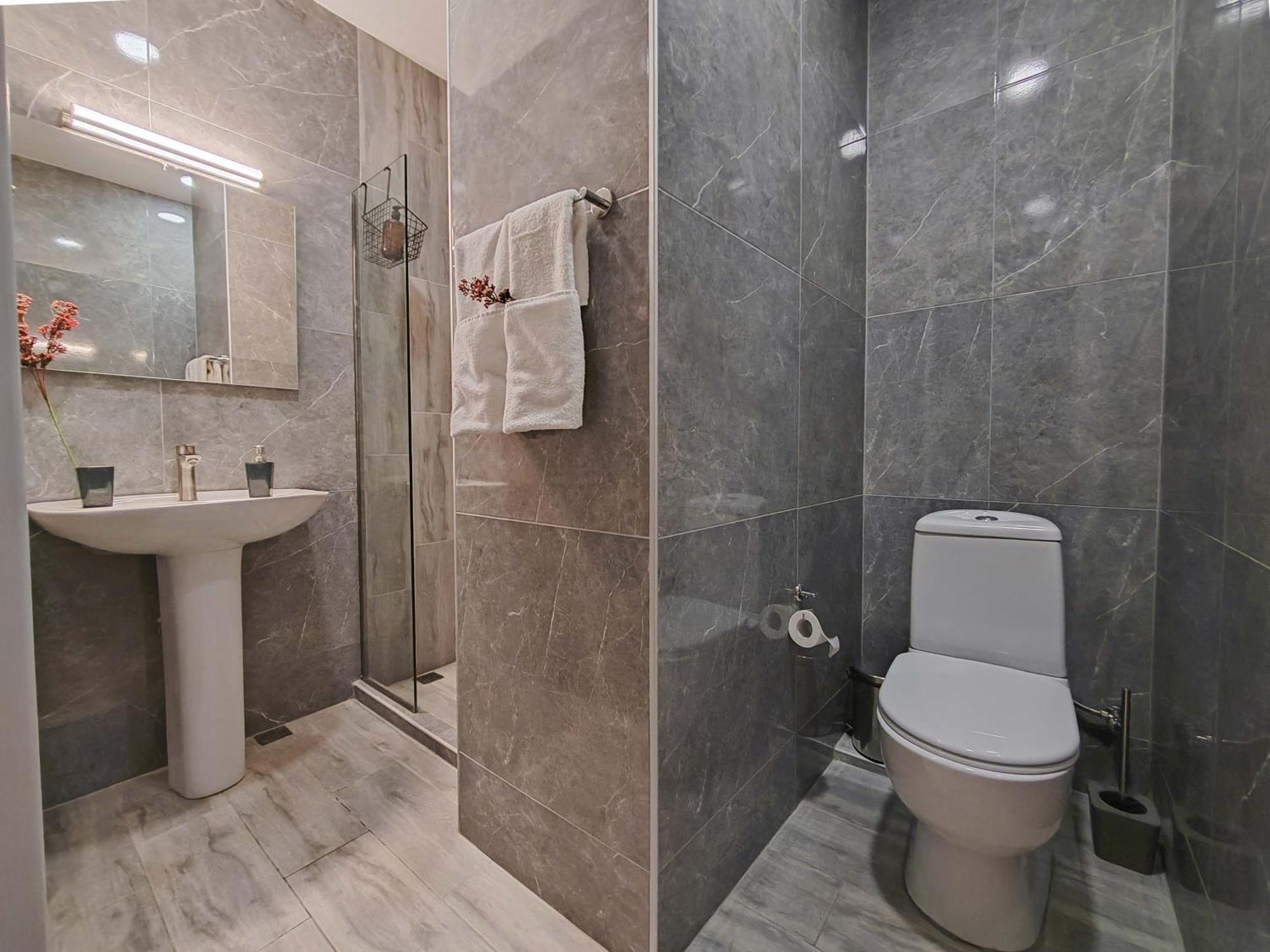 Round Garden Hotel Tbilisi Ngoại thất bức ảnh