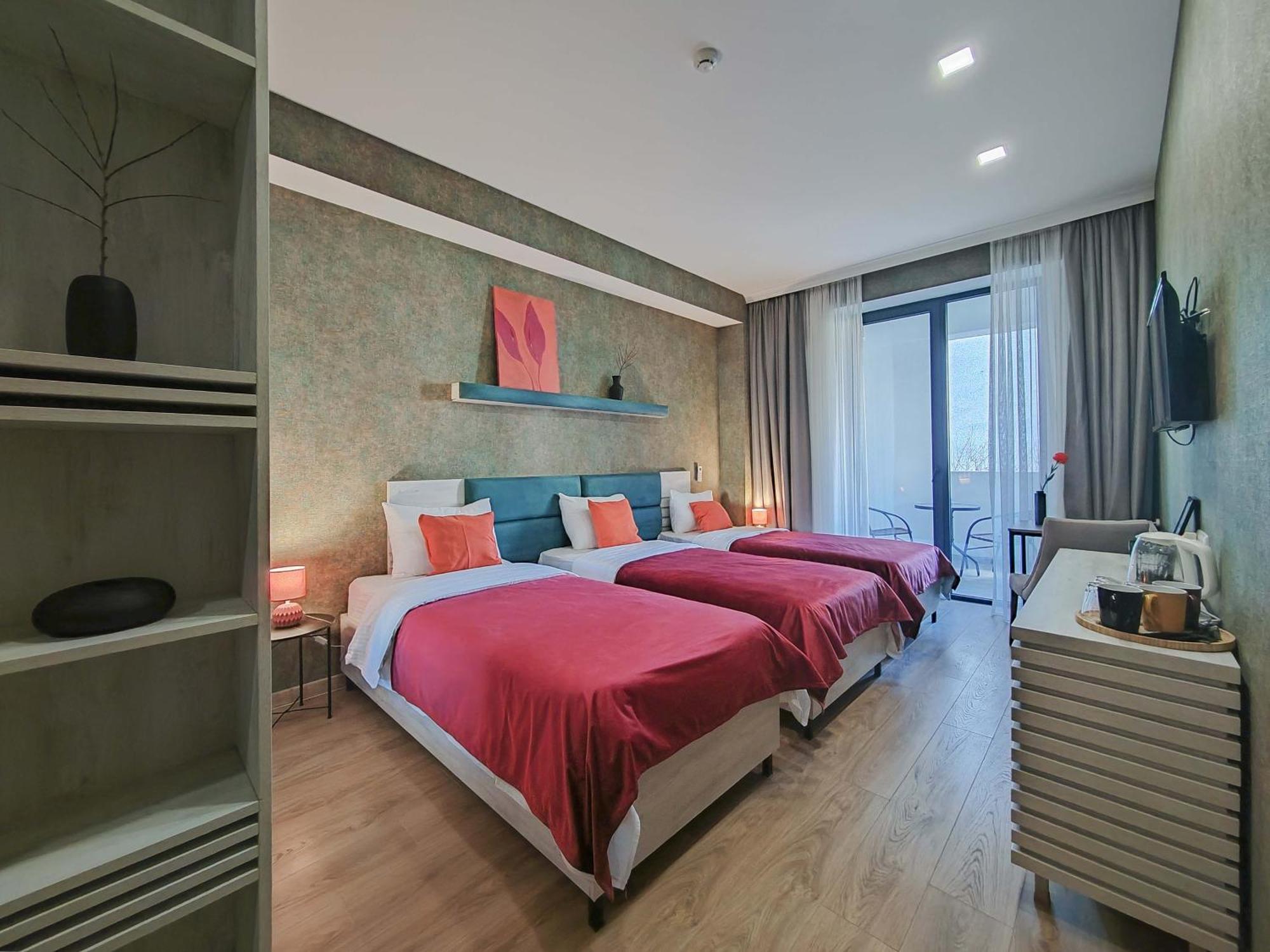 Round Garden Hotel Tbilisi Ngoại thất bức ảnh